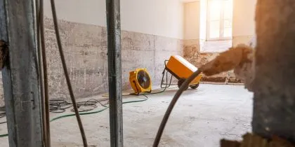 Stát prostřednictvím NRB spouští program na obnovu podnikání po povodních